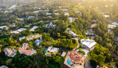 An Eclectic Beverly Hills Mansion Full Of '80s Pop Art Has Its Doors Open As A Free Museum