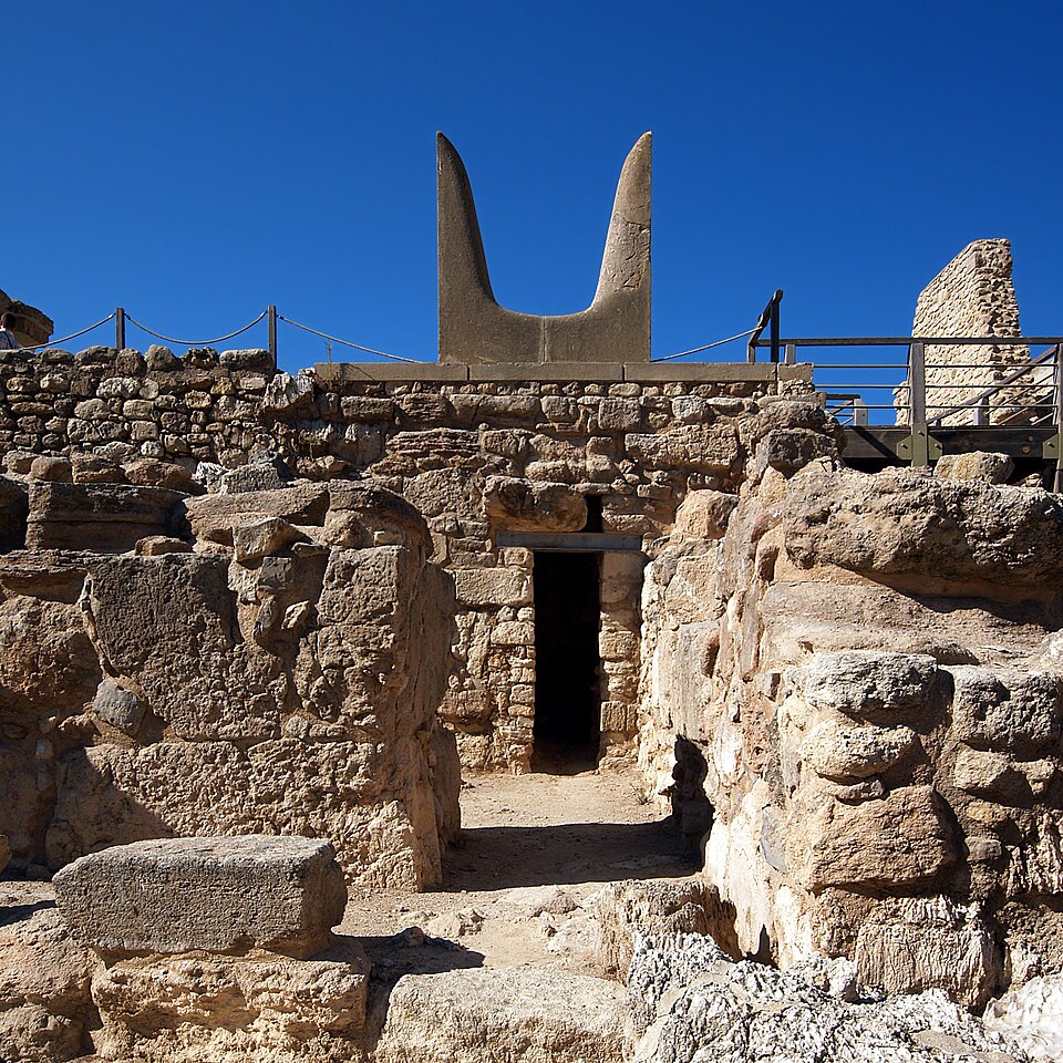 Minoan Horns of Concecration