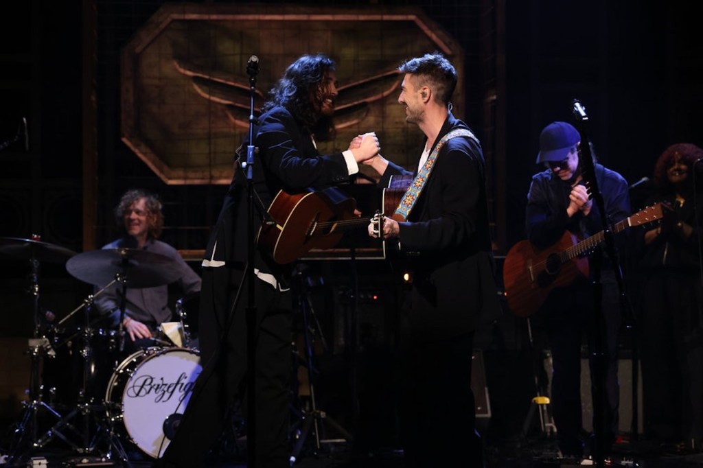 Mumford & Sons Bring Out Hozier on 'SNL'