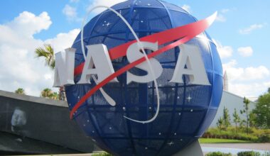 NASA commissions SpaceX to launch asteroid-tracking telescope