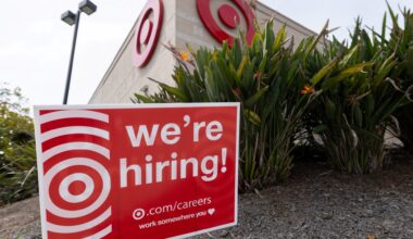 Hiring in the US drops to pandemic lows as job market under Trump stagnates | Business and Economy News