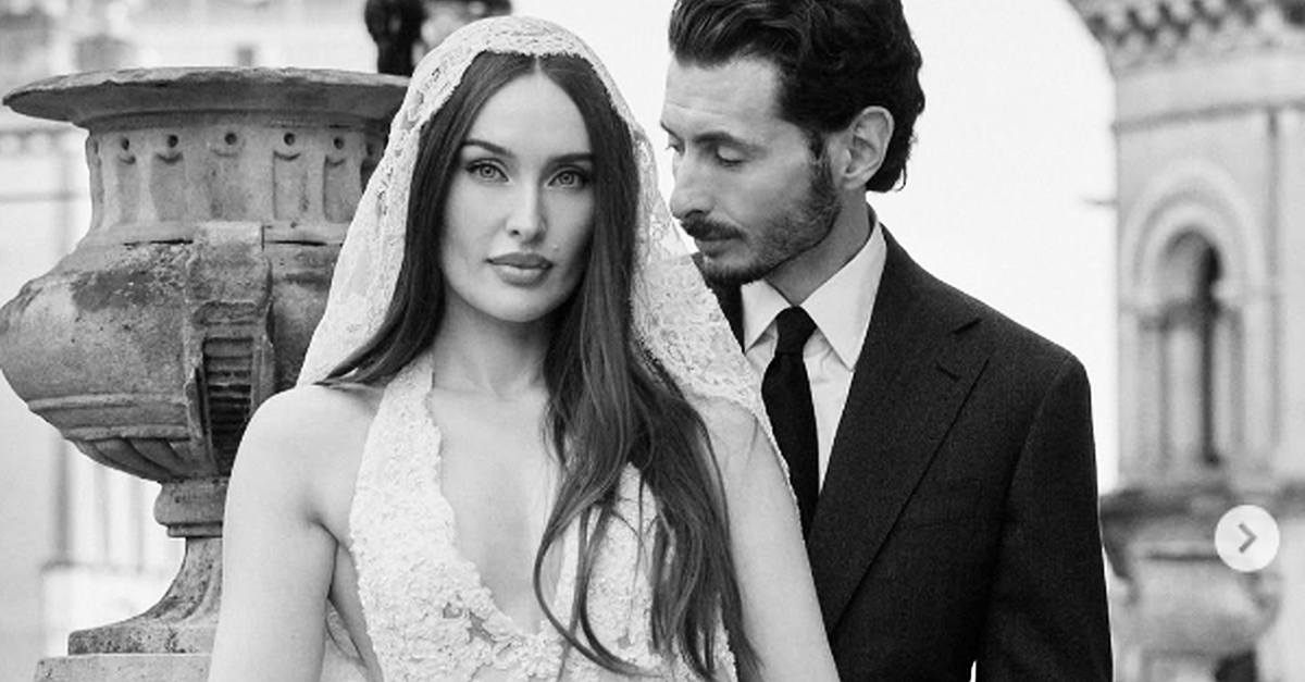 Roz Purcell shares photos and details about Dublin wedding