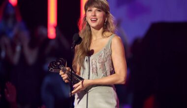 Taylor Swift Shouts Out Travis Kelce in iHeartRadio Music Awards Speech