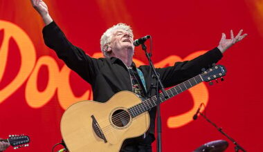 The Saw Doctors share new football-inspired track ahead of Ireland's World Cup qualifier