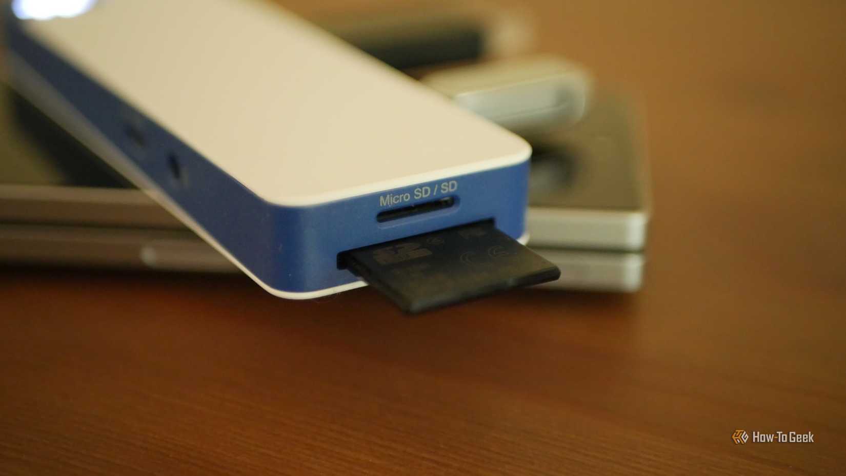 The SD card slots on the Hyper HyperDrive Flex USB-C hub.