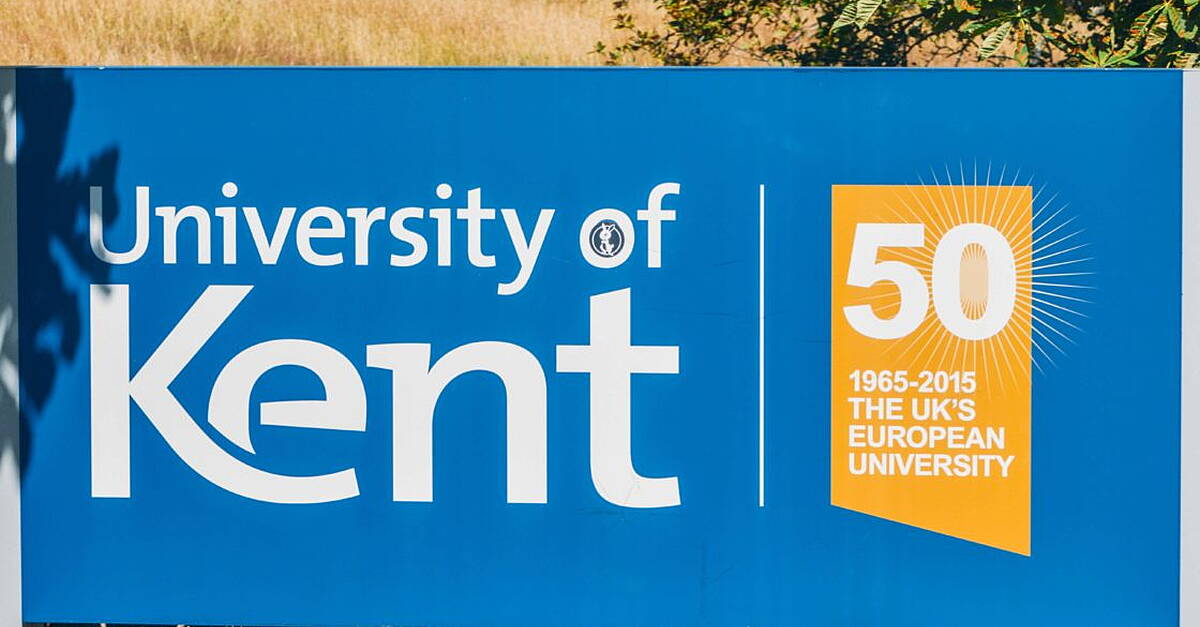 Two dead after meningitis and septicaemia outbreak at UK university