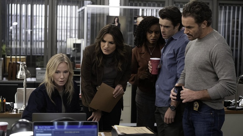Rollins, Benson, Curry, Griffin and Bruno in Law and Order: SVU