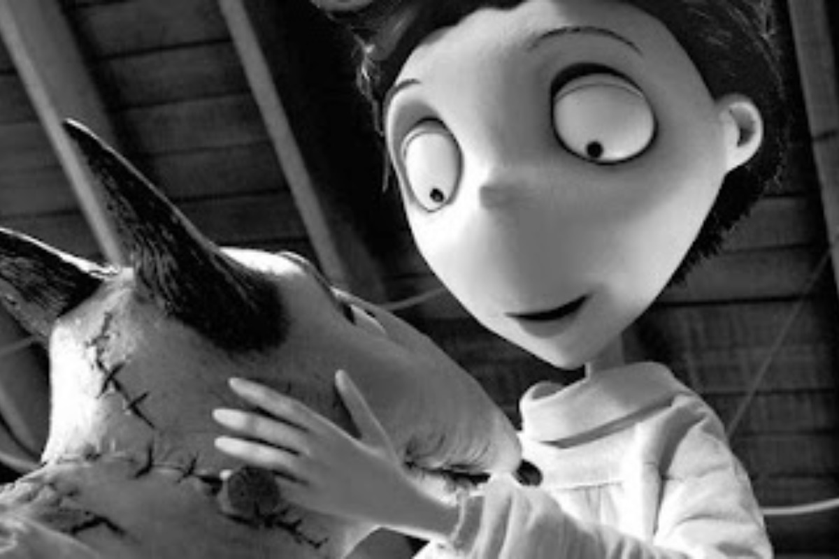 Dive back into Tim Burton's cult sci-fi film that captivated the children of the 2000s, 14 years ago tonight with your family