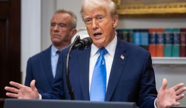 Tylenol use by pregnant women in ERs dropped after Trump autism warning : NPR