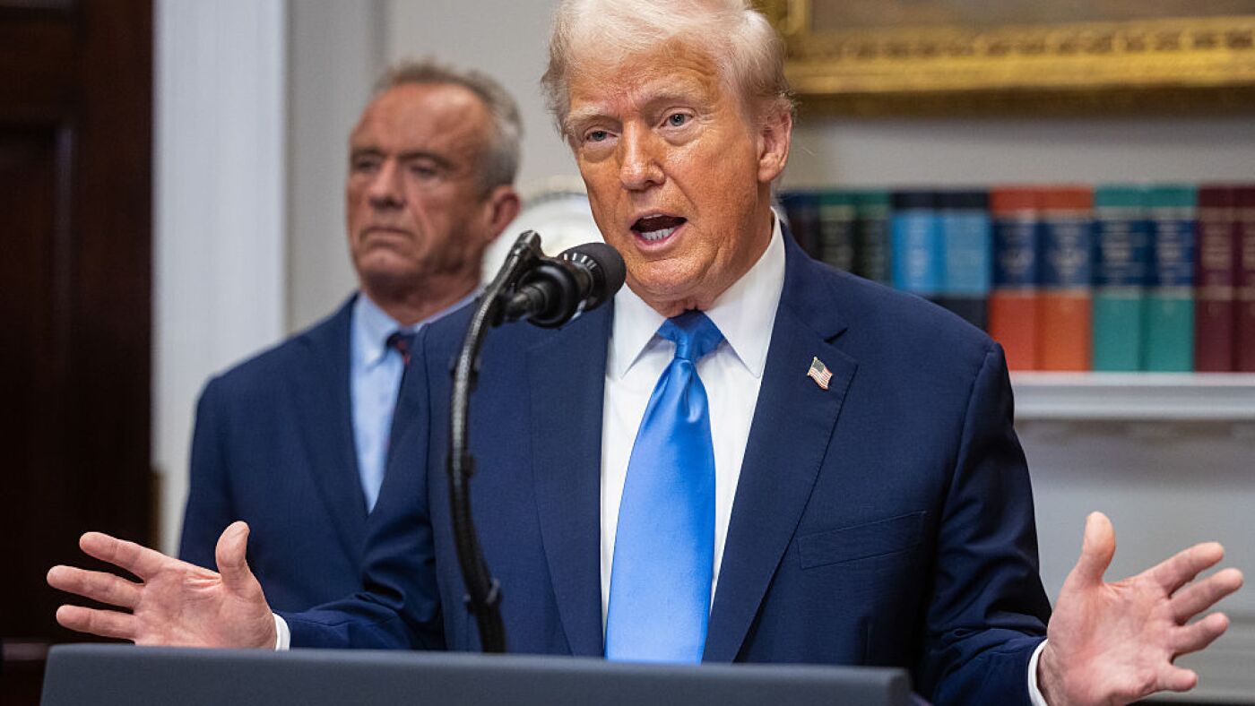 Tylenol use by pregnant women in ERs dropped after Trump autism warning : NPR