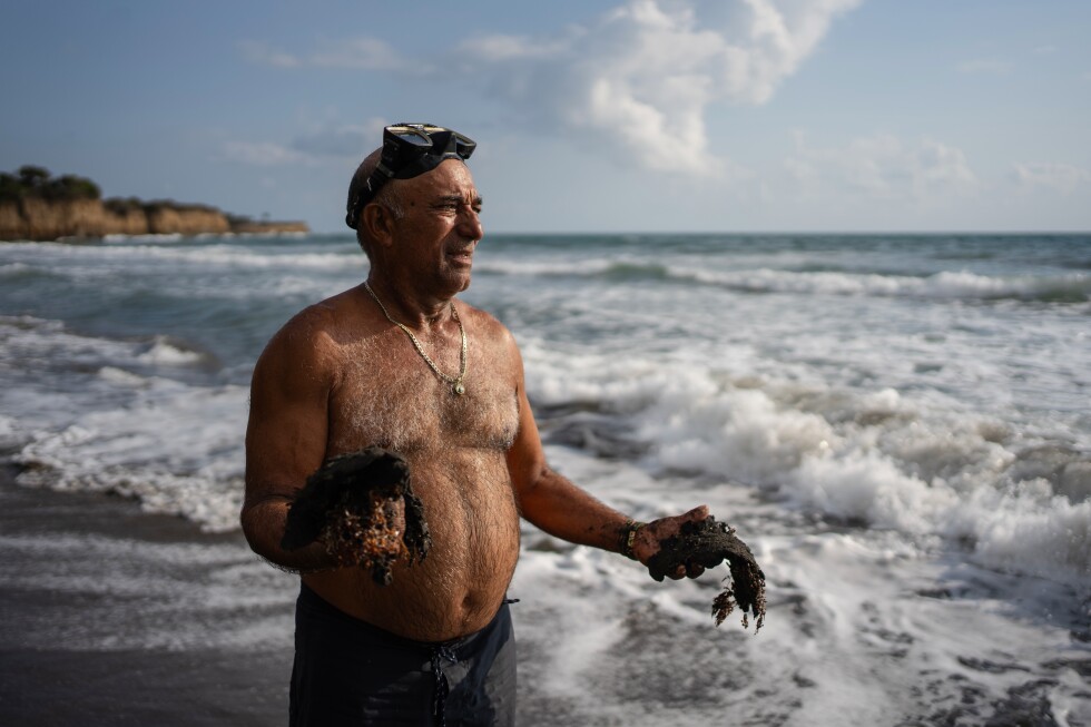 Gulf of Mexico oil spill spread hundreds of miles and polluted nature reserves