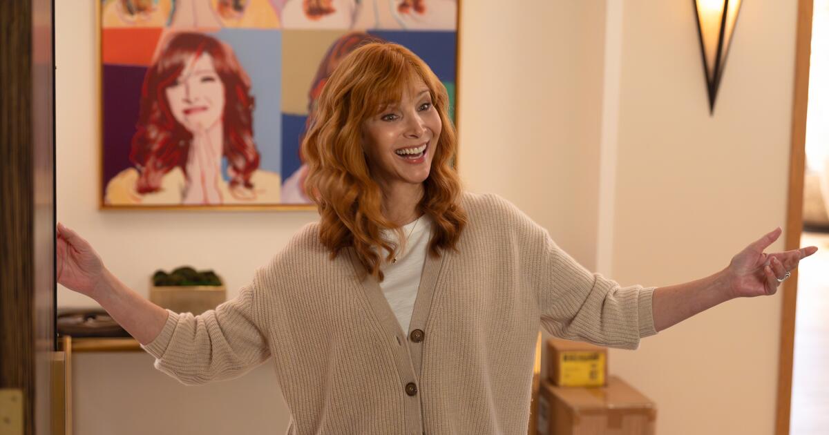 'The Comeback' Season 3 review: Lisa Kudrow tackles AI in TV