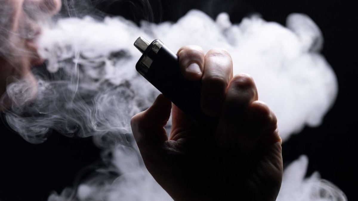Doctor shares 'vaping maths' that lets you know how bad the electronic cigarettes really are