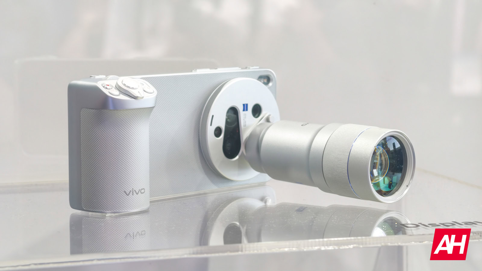 First Vivo X300 Ultra Camera Samples Show Great Detail and Range