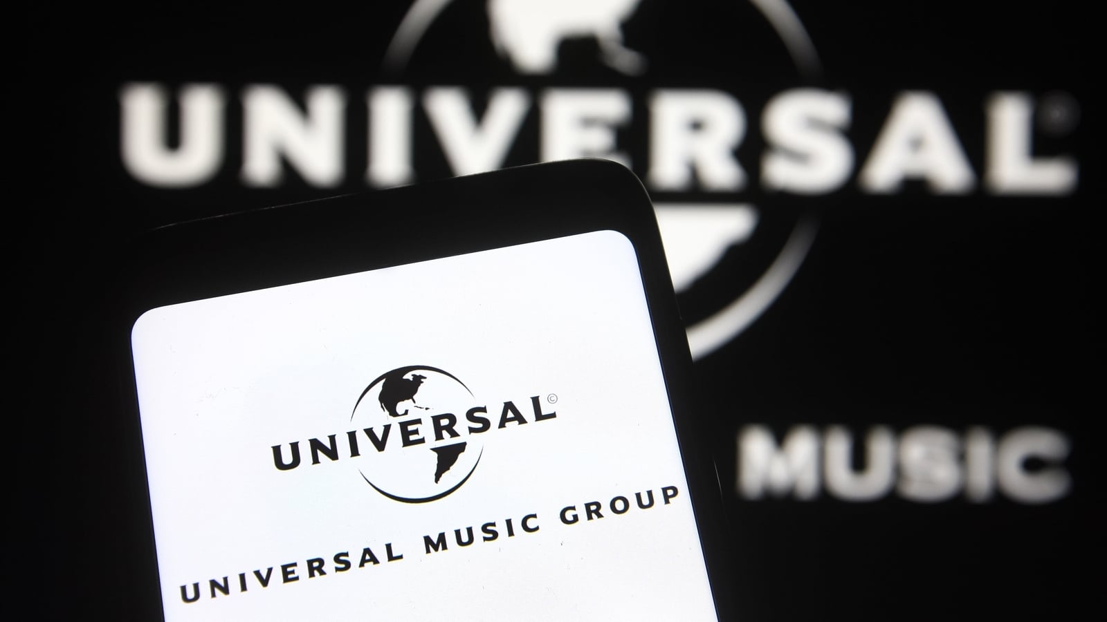 Pershing Square offers to buy Universal Music for €55bn