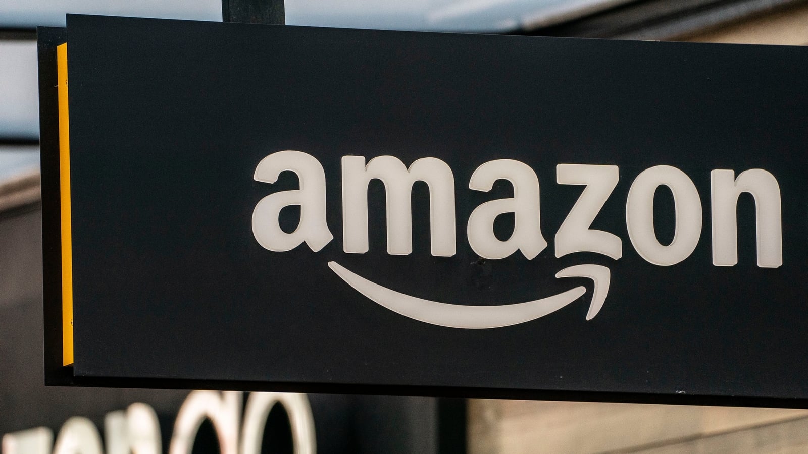 Amazon in talks to buy satellite group Globalstar