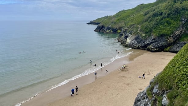A photo of silver strand beach