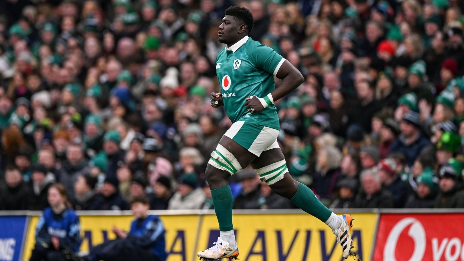 Ireland international Edogbo signs new Munster deal