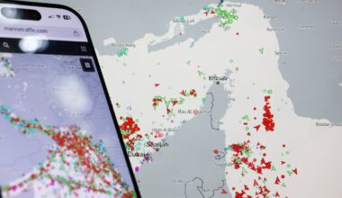 Oil prices gain 4% on fragile Gulf ceasefire