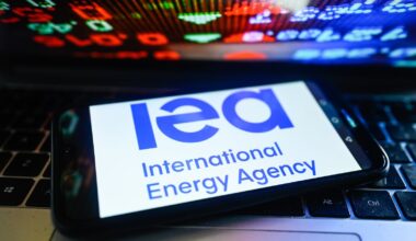 Oil demand to plunge as Mideast uncertainty persists: IEA