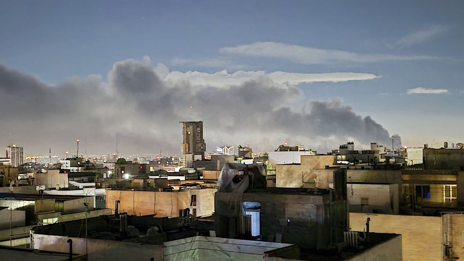 Trump vows 'hell' for Iran over Strait but wants deal