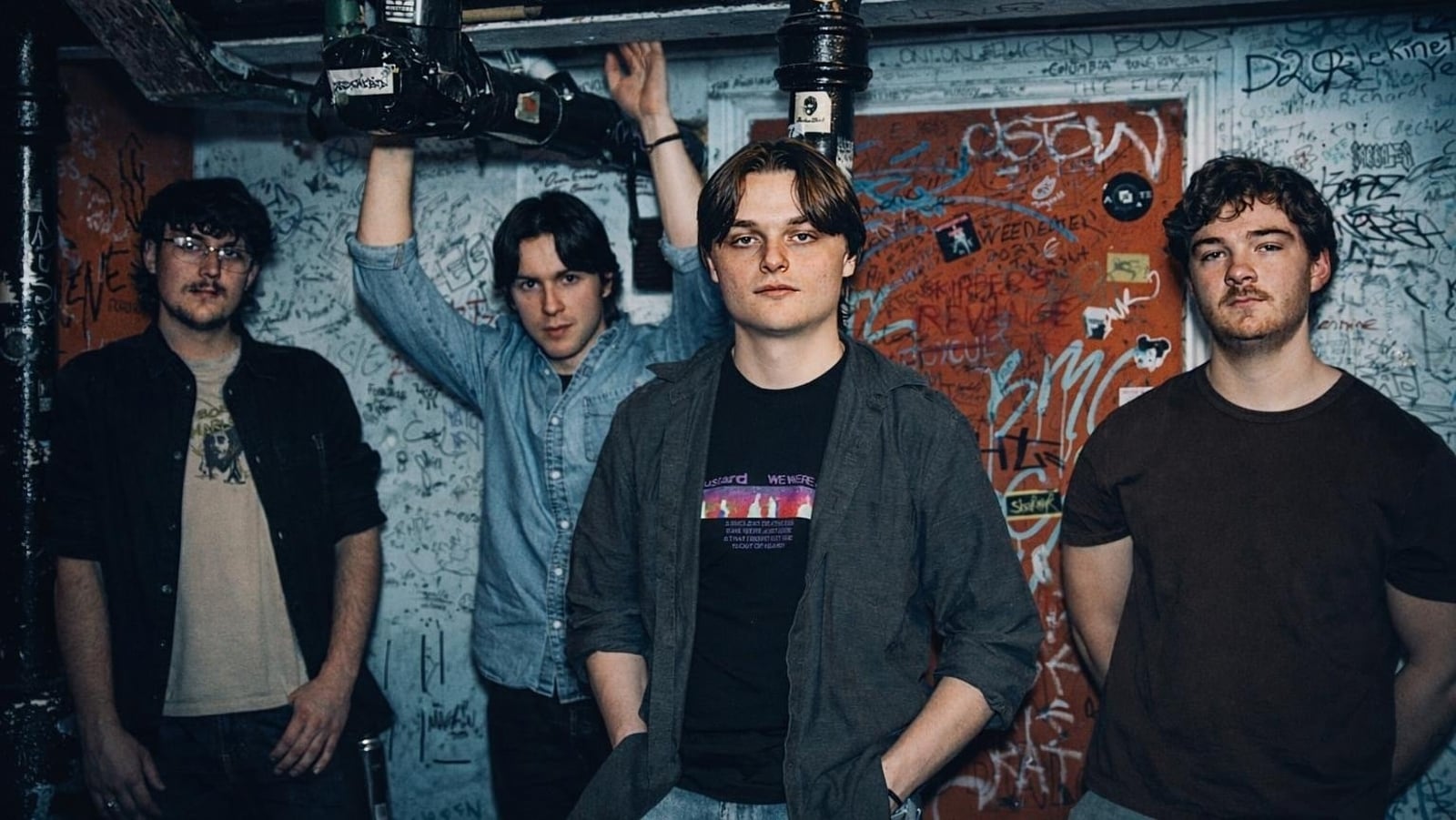 Behind the music - Mantle