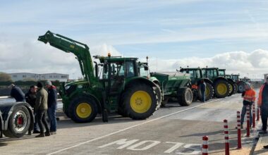 Taoiseach accuses Opposition of supporting blockade