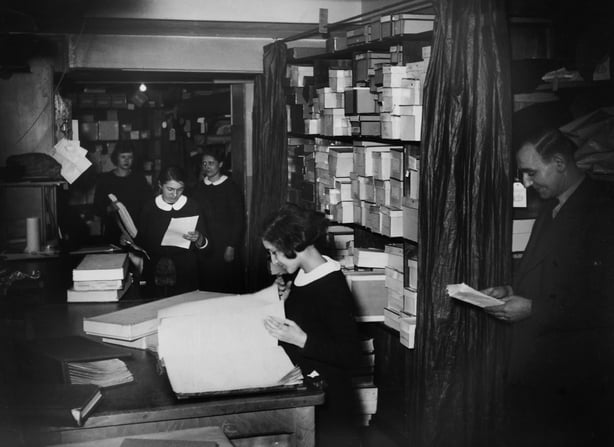 FRANCE - JANUARY 01: The Seamstresses Of Elsa Schiaparelli'S Fashion House, Place Vendome In Paris, In 1935. (Photo by Keystone-France/Gamma-Keystone via Getty Images)