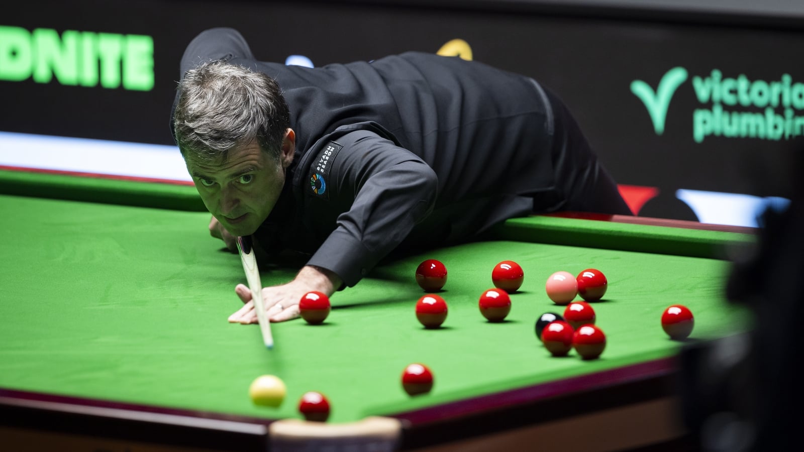 O'Sullivan dusts down old Irish cue to storm into last 16