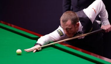 Murphy clears up to reach last eight, Allen leads Wilson