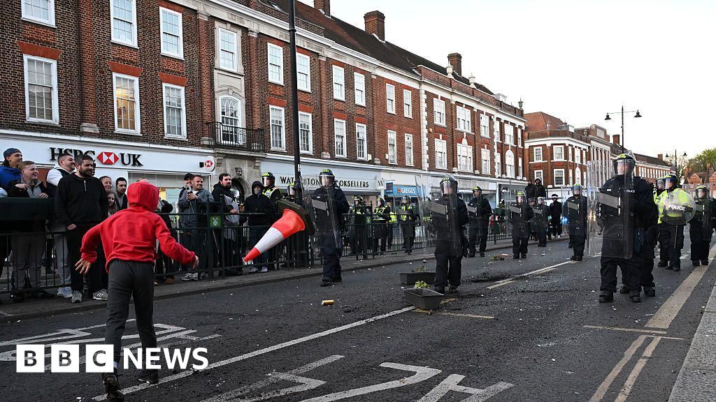 Police issue disorder warning after Epsom rape protest - BBC