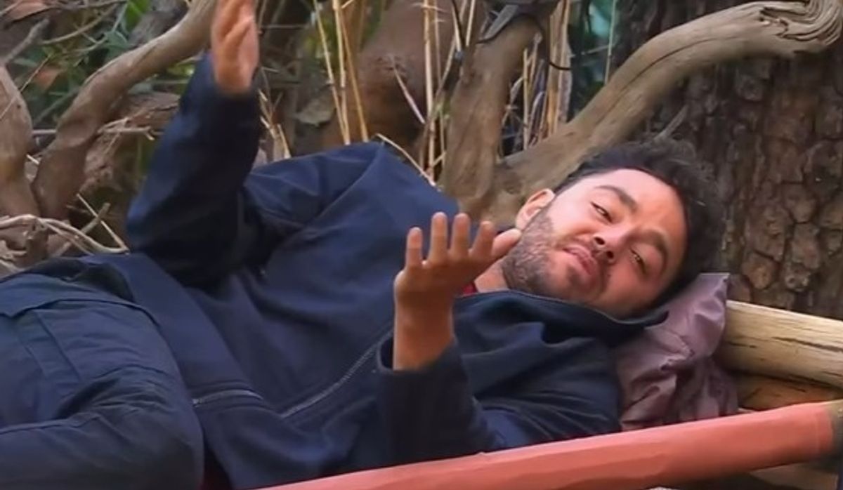 Adam Thomas tries to stand up to David Haye over his constant digs