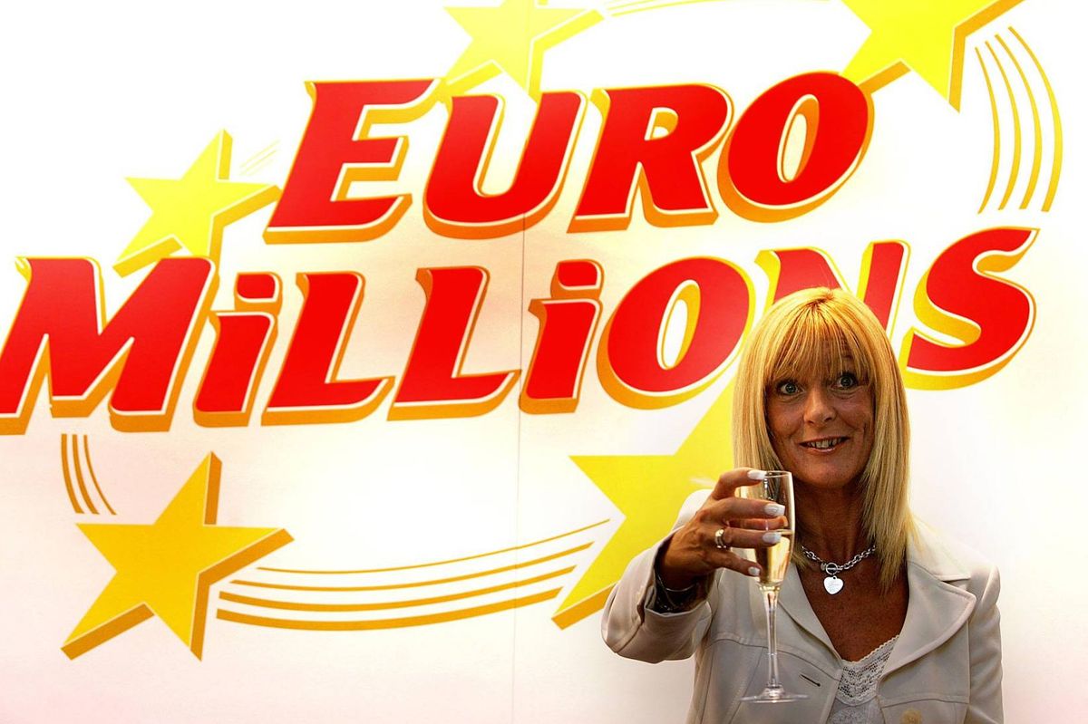  Dolores McNamara celebrates her win