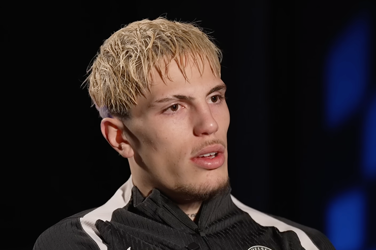 Alejandro Garnacho speaking in an interview