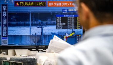 Major 7.5-magnitude quake hits off Japan, triggers tsunami warnings