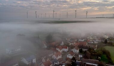 Solar and wind outpace coal as energy crisis fails to spark fossil fuel revival