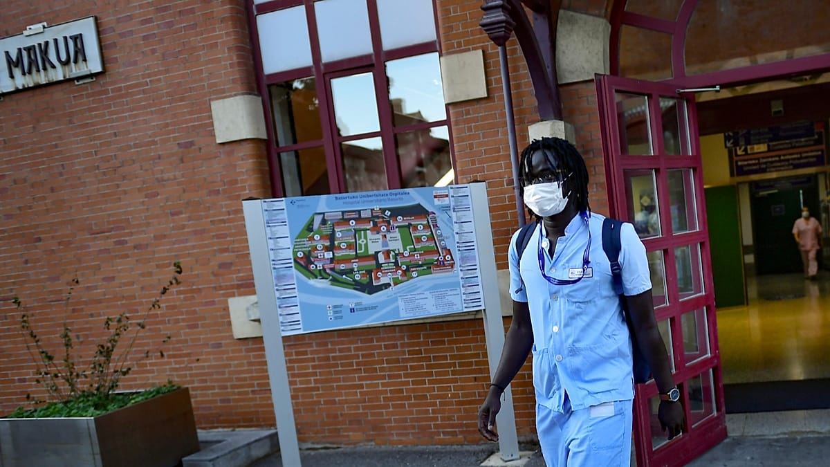 Record numbers of foreign doctors fill Spain's healthcare gaps. But is it enough?