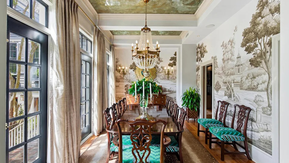 140 Queen Street dining room