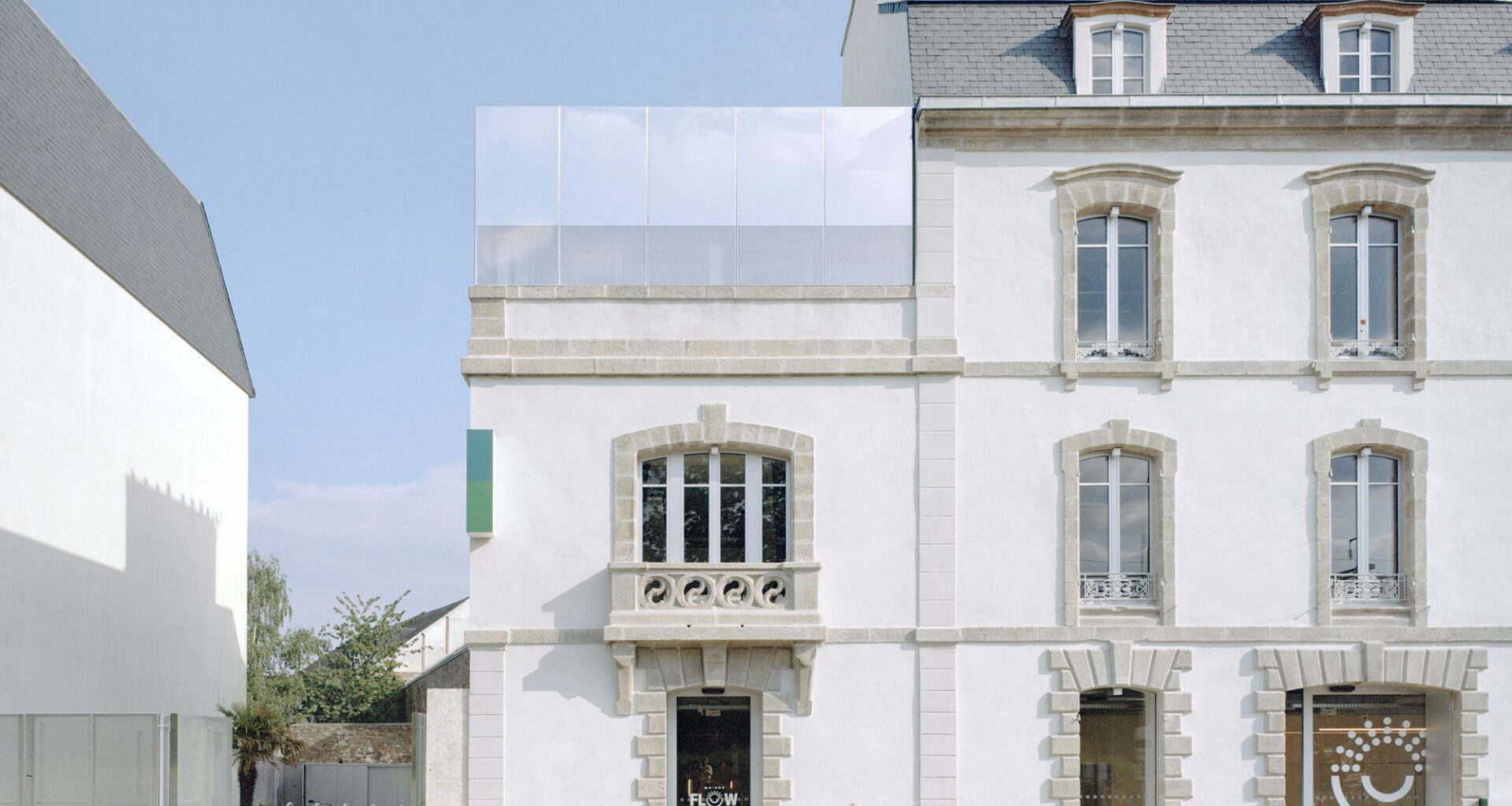 Flow Third Place / Office Zola architectes