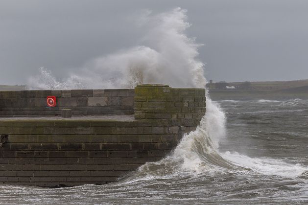 Met Éireann says weather to improve as thousands of homes without power this Easter following Storm Dave
