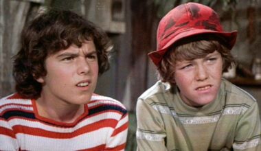 'Brady Bunch' star Mike Lookinland admits he was 'off the rails' in his 20s