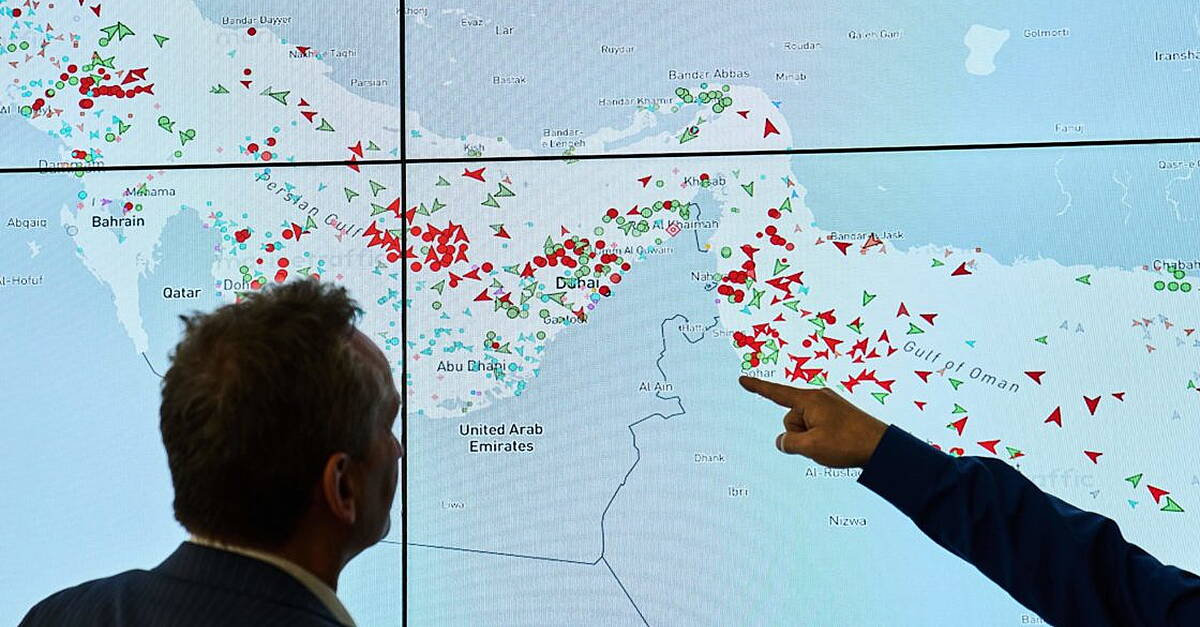 Trump vows to continue blockade despite Iran reopening Strait of Hormuz