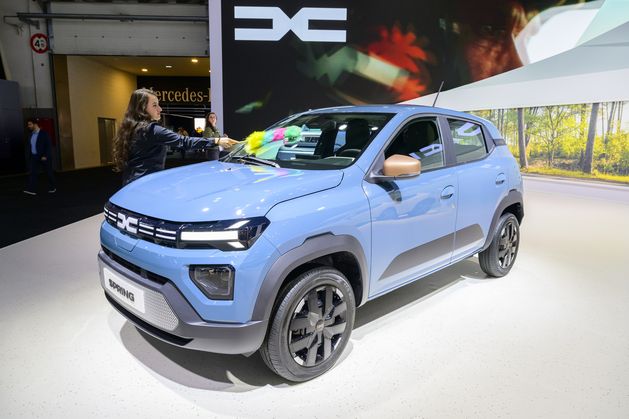 Adrian Weckler: People are getting it wrong on EVs, electric is now the cheaper choice