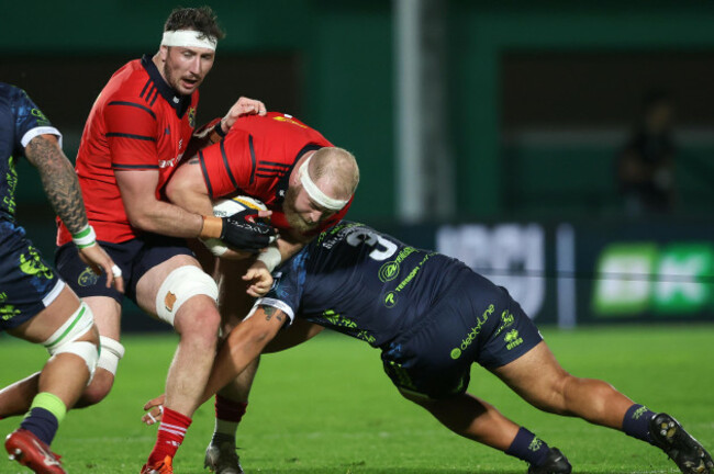 jeremy-loughman-is-tackled-by-marcos-gallorini