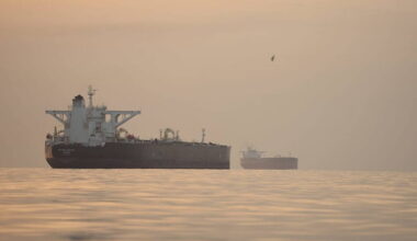 Iran fully closes Strait of Hormuz and demands end to US blockade