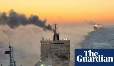 Fuel eating microbes, chemicals and fire: the race to discover new ways to contain Arctic oil spills | Arctic