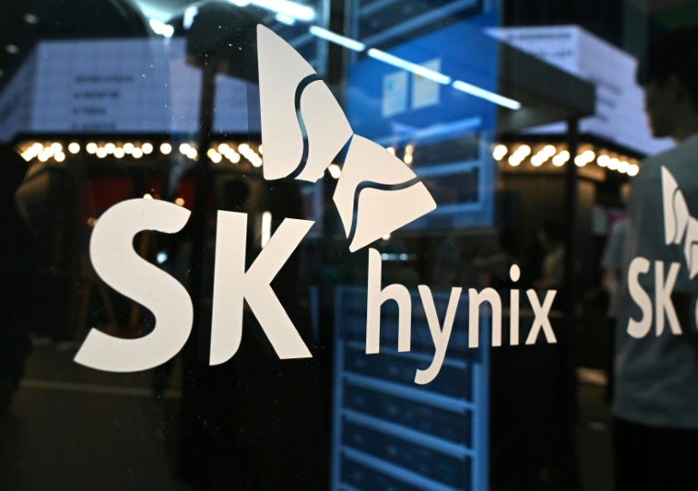 Chip giant SK hynix posts record quarterly profit on AI boom