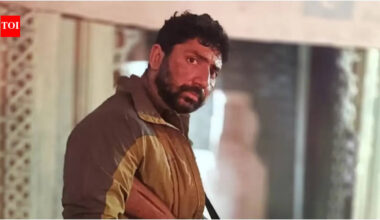 Mustafa Ahmed: 'Dhurandhar 2' star Mustafa Ahmed fields fan questions after Hamza’s exit: 'Can take over Pakistan, actually run it better' | Hindi Movie News