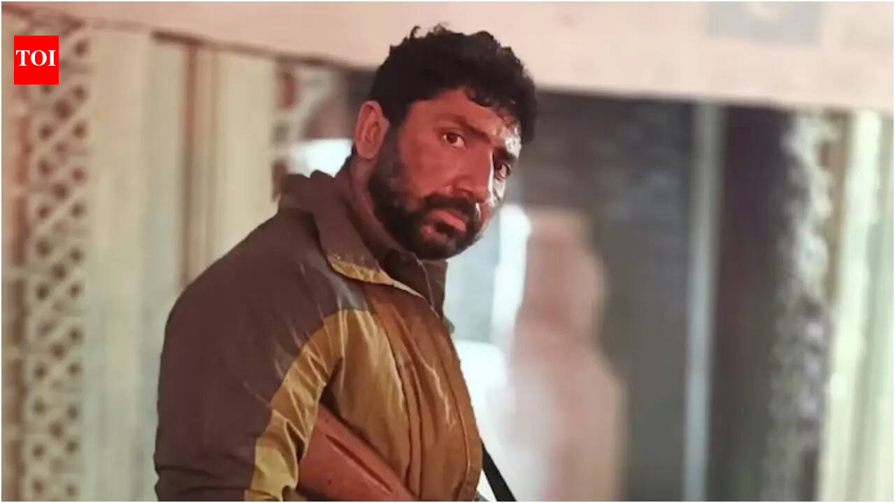 Mustafa Ahmed: 'Dhurandhar 2' star Mustafa Ahmed fields fan questions after Hamza’s exit: 'Can take over Pakistan, actually run it better' | Hindi Movie News