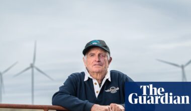 Fast-tracking or ploughing through? Renewable energy shaping up as defining issue for Victorian election | Victoria